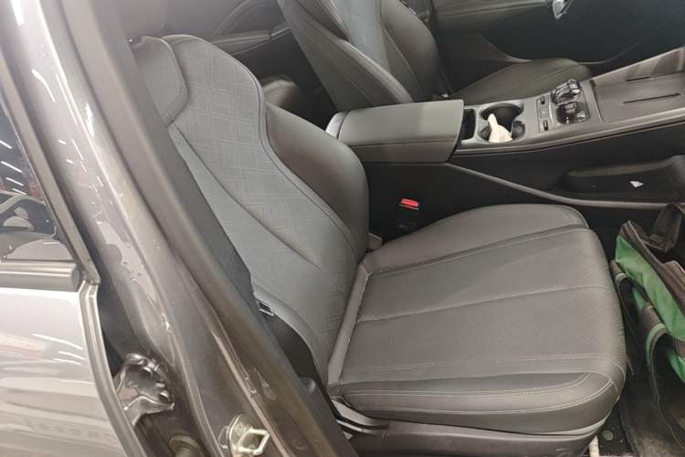 Used BYD Qin PLUS 2025 EV Smart Drive Edition 420KM Leading Model Right Front Seat