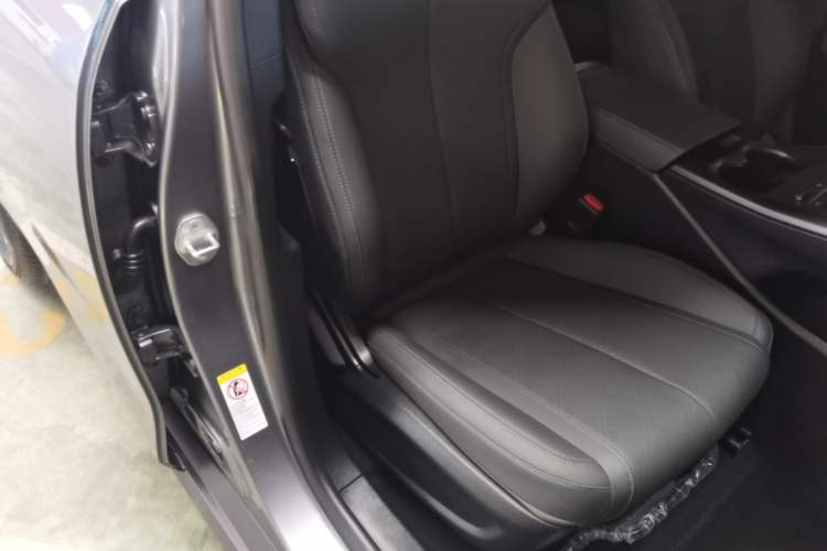 Used BYD Qin PLUS 2025 DM-i Smart Drive 55KM Leading Model Right Front Seat