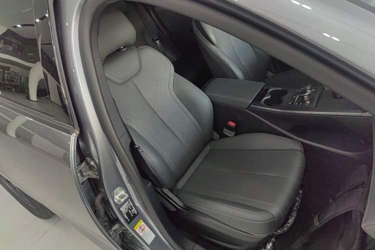 Used BYD Qin PLUS 2025 DM-i Smart Drive 55KM Leading Model Right Front Seat