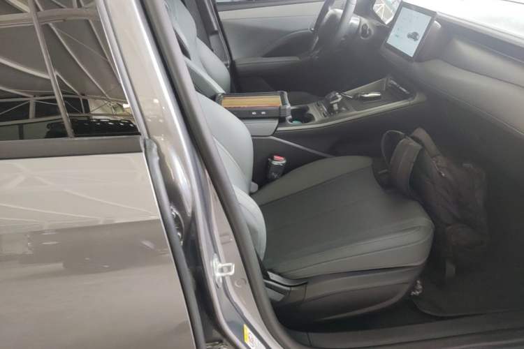 Used BYD Qin PLUS 2025 DM-i Smart Drive 55KM Leading Model Right Front Seat