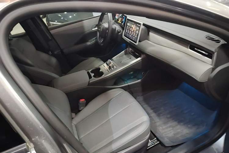 Used BYD Qin PLUS 2025 DM-i Smart Drive 55KM Leading Model Right Front Seat