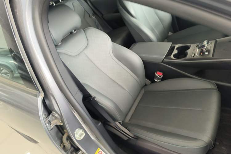 Used BYD Qin PLUS 2025 EV Smart Drive Edition 420KM Leading Model Right Front Seat