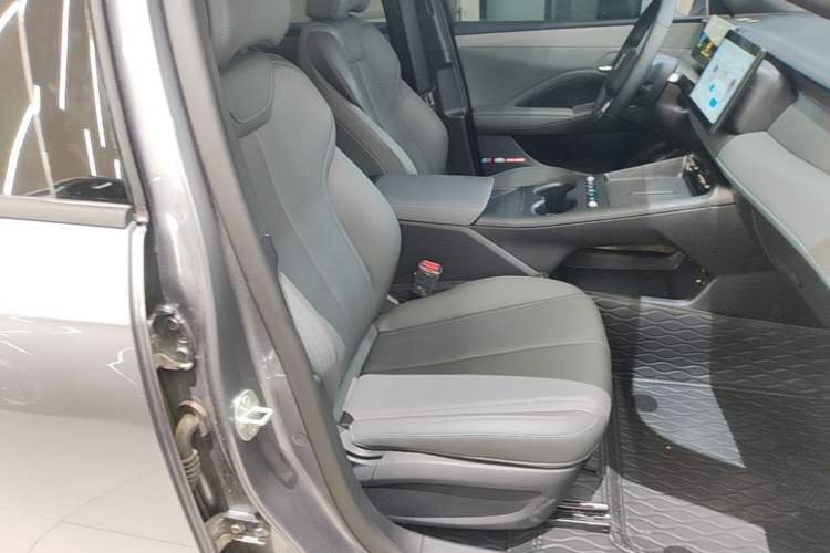 Used BYD Qin PLUS  Right Front Seat