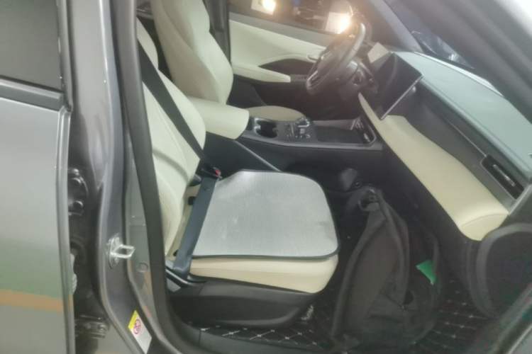 Used BYD Qin PLUS 2025 EV Smart Drive Edition 420KM Leading Model Right Front Seat