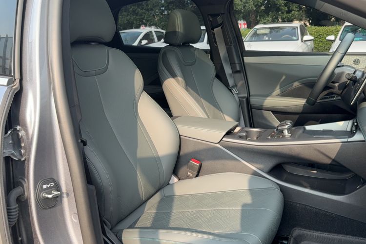 Used BYD Qin PLUS 2025 DM-i Smart Drive 55KM Beyond Model Right Front Seat