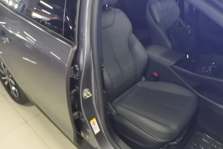 Used BYD Qin PLUS 2025 DM-i Smart Drive 120KM Superior Model Right Front Seat