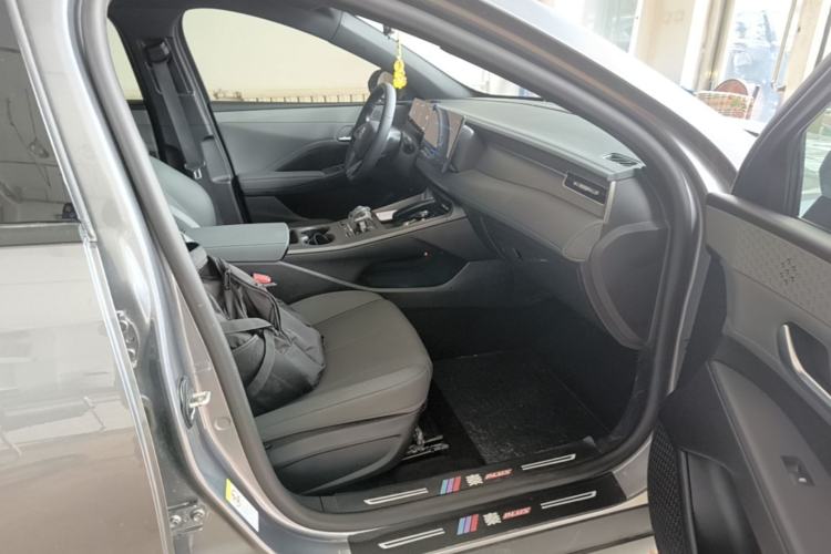 Used BYD Qin PLUS 2025 DM-i Smart Drive 55KM Leading Model Right Front Seat