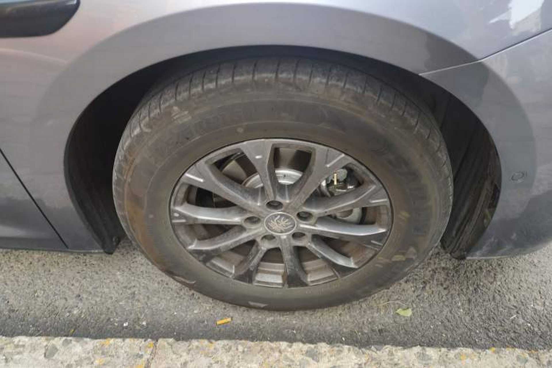Used BYD Qin PLUS 2025 DM-i Smart Drive 55KM Leading Model Right Front Wheel Hub