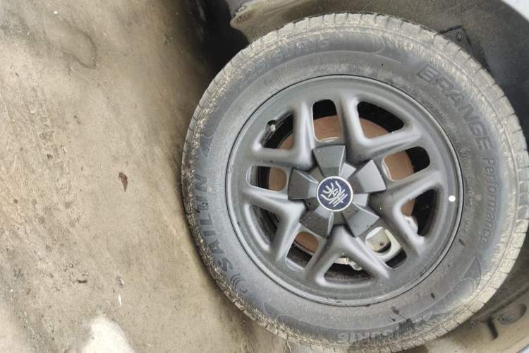 Used BYD Qin PLUS 2025 DM-i Smart Drive 55KM Leading Model Right Front Wheel Hub