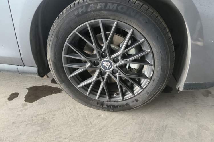 Used BYD Qin PLUS 2025 EV Smart Drive Edition 510KM Leading Model Right Front Wheel Hub