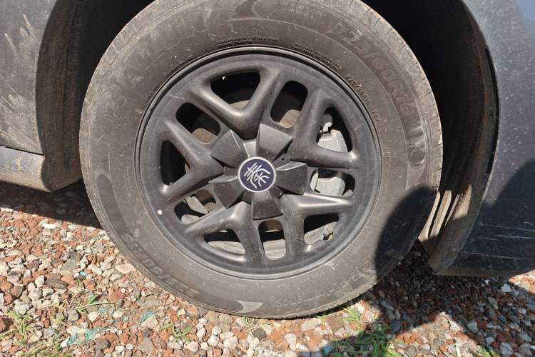 Used BYD Qin PLUS 2025 DM-i Smart Drive 55KM Leading Model Right Front Wheel Hub