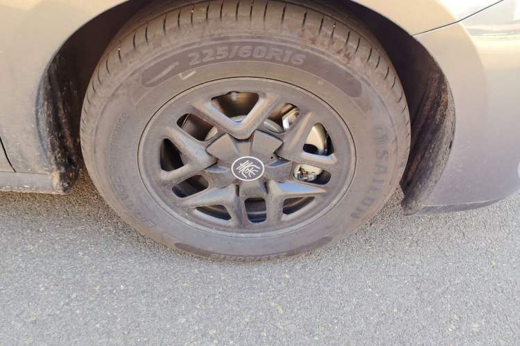 Used BYD Qin PLUS 2025 DM-i Smart Drive 55KM Leading Model Right Front Wheel Hub