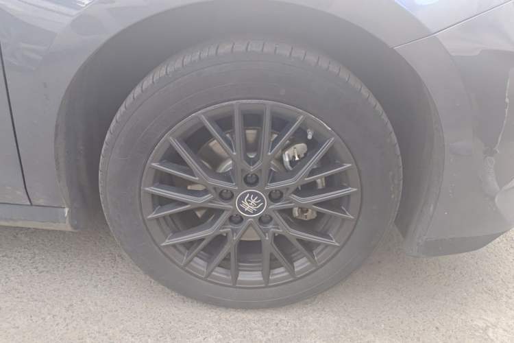 Used BYD Qin PLUS 2025 EV Smart Drive Edition 510KM Leading Model Right Front Wheel Hub