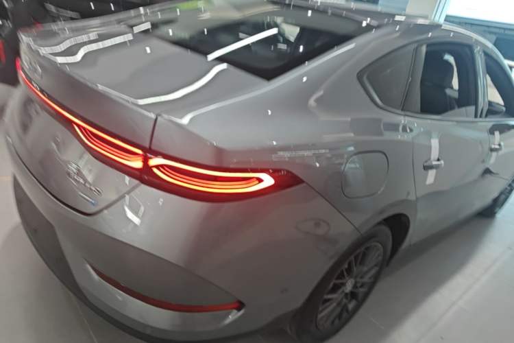 Used BYD Qin PLUS 2025 EV Smart Drive Edition 420KM Leading Model Right Rear Taillight