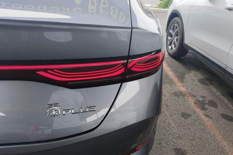 Used BYD Qin PLUS 2025 DM-i Smart Drive 55KM Leading Model Right Rear Taillight