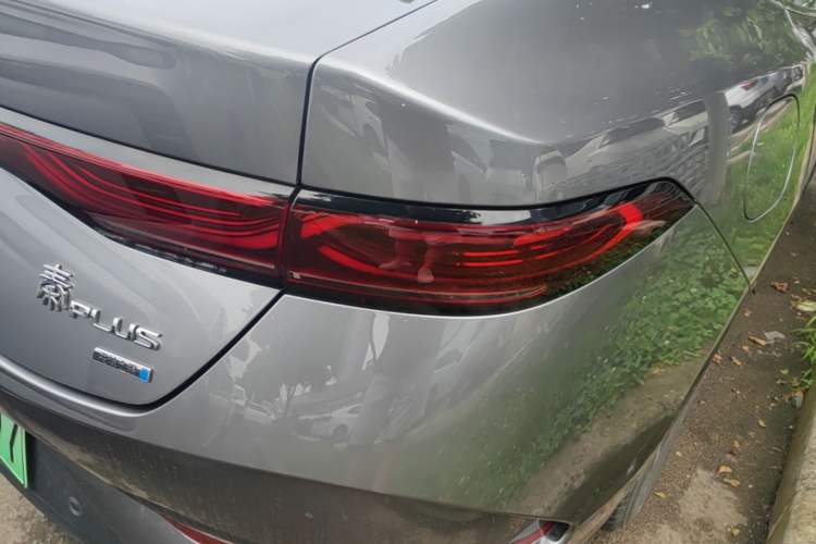 Used BYD Qin PLUS 2025 DM-i Smart Drive 120KM Superior Model Right Rear Taillight