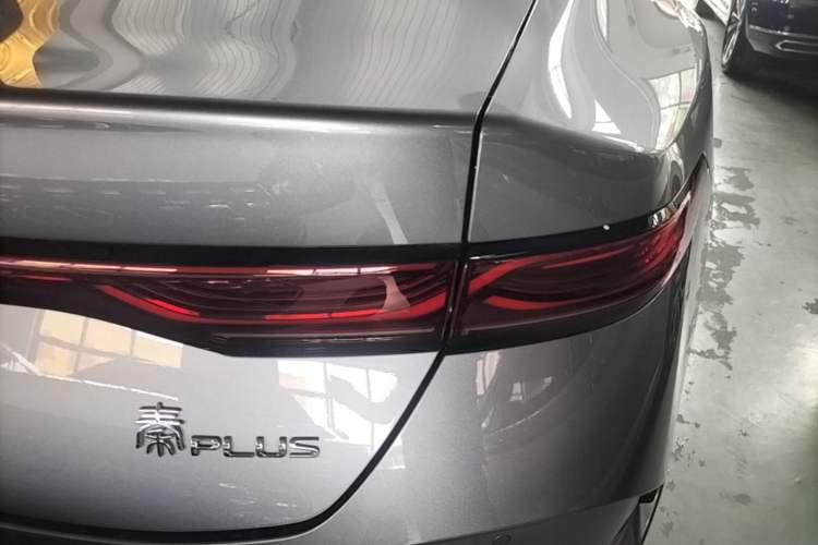 Used BYD Qin PLUS 2025 DM-i Smart Drive 55KM Leading Model Right Rear Taillight