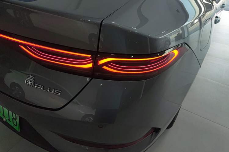 Used BYD Qin PLUS 2025 DM-i Smart Drive 55KM Leading Model Right Rear Taillight