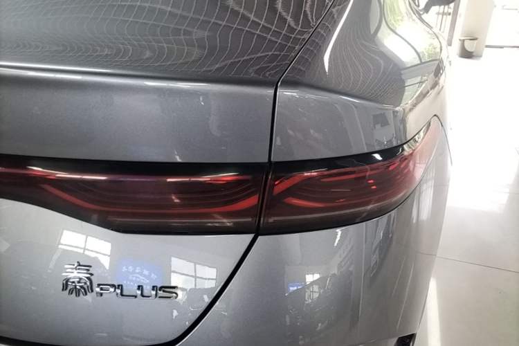 Used BYD Qin PLUS 2025 DM-i Smart Drive 55KM Leading Model Right Rear Taillight