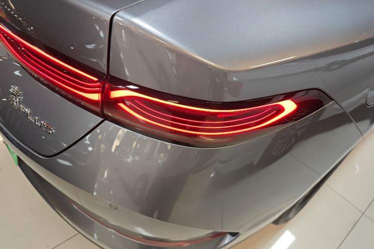 Used BYD Qin PLUS 2025 DM-i Smart Drive 55KM Leading Model Right Rear Taillight
