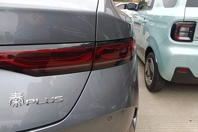 Used BYD Qin PLUS 2025 DM-i Smart Drive 55KM Leading Model Right Rear Taillight