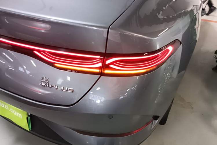 Used BYD Qin PLUS 2025 DM-i Smart Drive 55KM Leading Model Right Rear Taillight