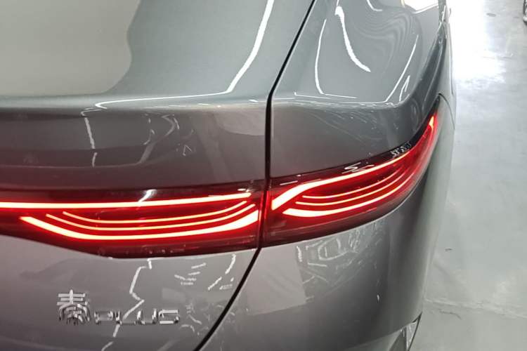 Used BYD Qin PLUS 2025 DM-i Smart Drive 55KM Leading Model Right Rear Taillight