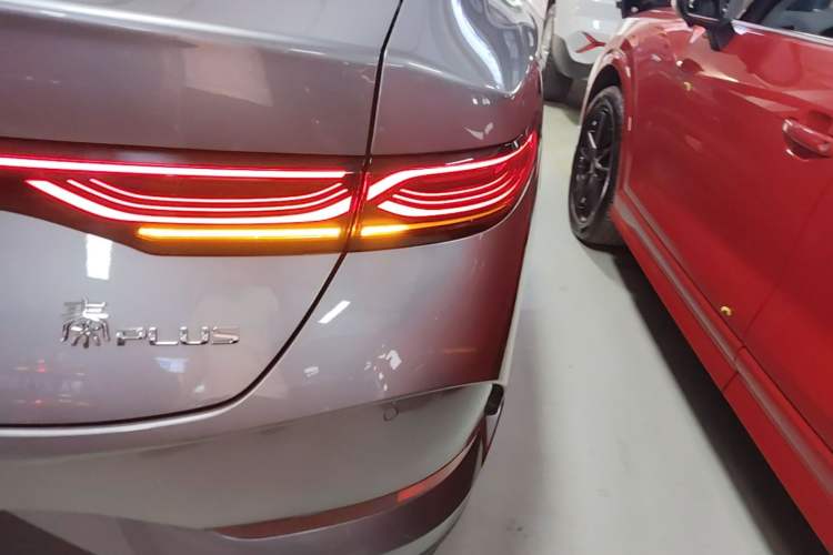 Used BYD Qin PLUS 2025 DM-i Smart Drive 55KM Leading Model Right Rear Taillight