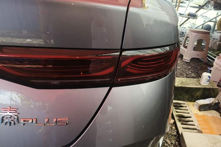 Used BYD Qin PLUS 2025 DM-i Smart Drive 55KM Leading Model Right Rear Taillight