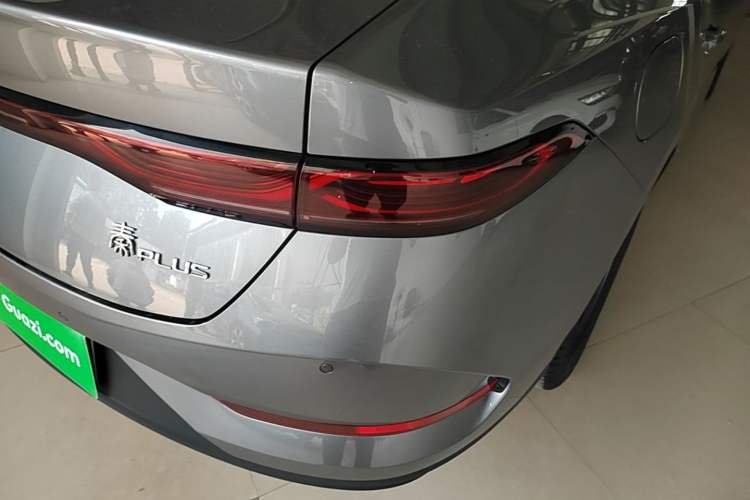 Used BYD Qin PLUS 2025 DM-i Smart Drive 55KM Leading Model Right Rear Taillight