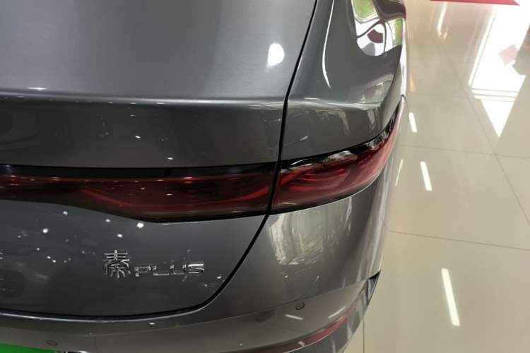 Used BYD Qin PLUS 2025 DM-i Smart Drive 55KM Leading Model Right Rear Taillight