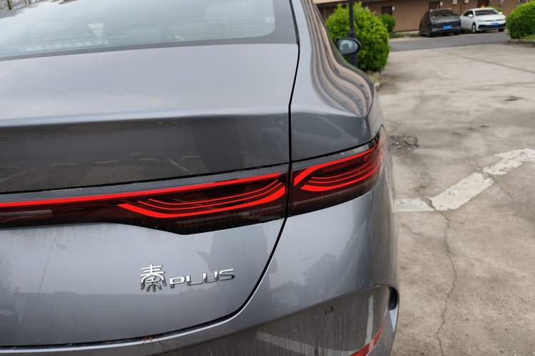 Used BYD Qin PLUS 2025 DM-i Smart Drive 55KM Leading Model Right Rear Taillight