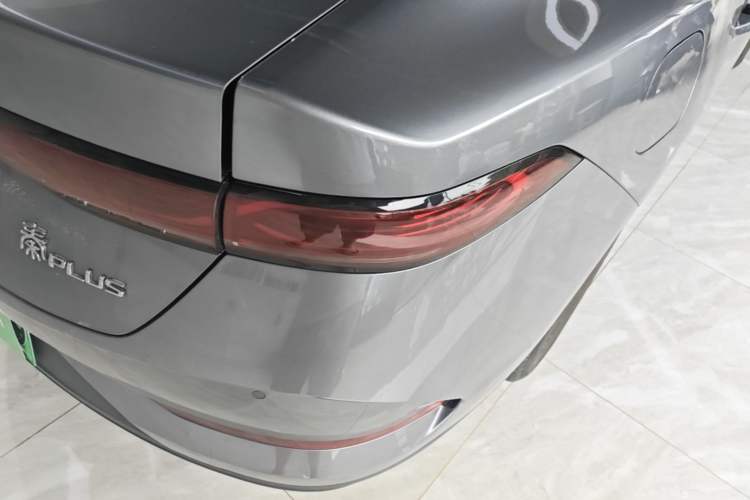 Used BYD Qin PLUS 2025 DM-i Smart Drive 55KM Leading Model Right Rear Taillight