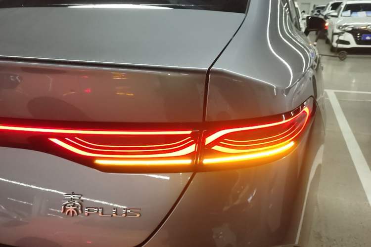 Used BYD Qin PLUS 2025 DM-i Smart Drive 55KM Leading Model Right Rear Taillight