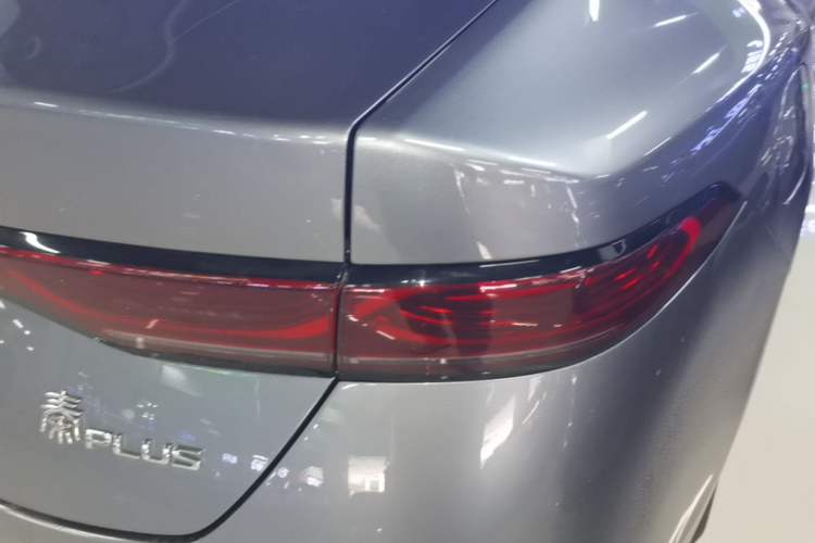 Used BYD Qin PLUS 2025 DM-i Smart Drive 55KM Leading Model Right Rear Taillight