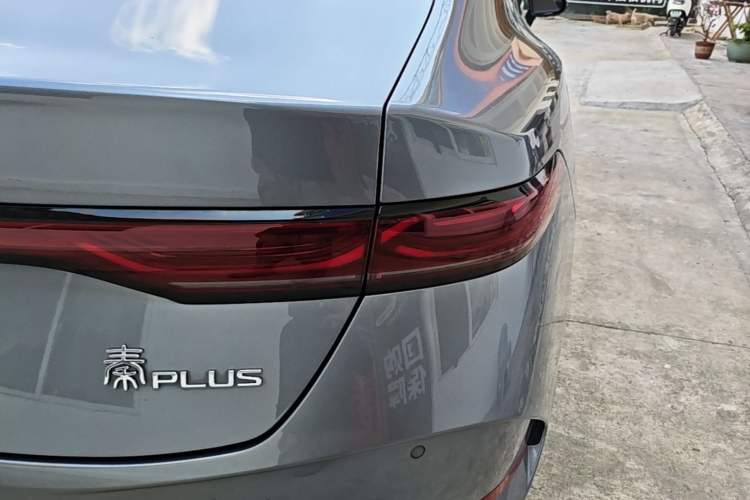 Used BYD Qin PLUS 2025 DM-i Smart Drive 55KM Leading Model Right Rear Taillight