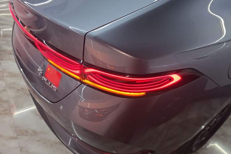 Used BYD Qin PLUS 2025 DM-i Smart Drive 55KM Leading Model Right Rear Taillight