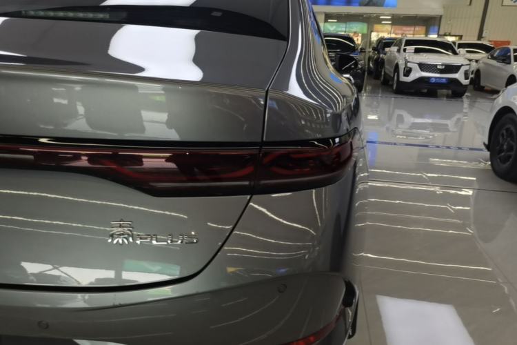 Used BYD Qin PLUS 2025 DM-i Smart Drive 55KM Leading Model Right Rear Taillight