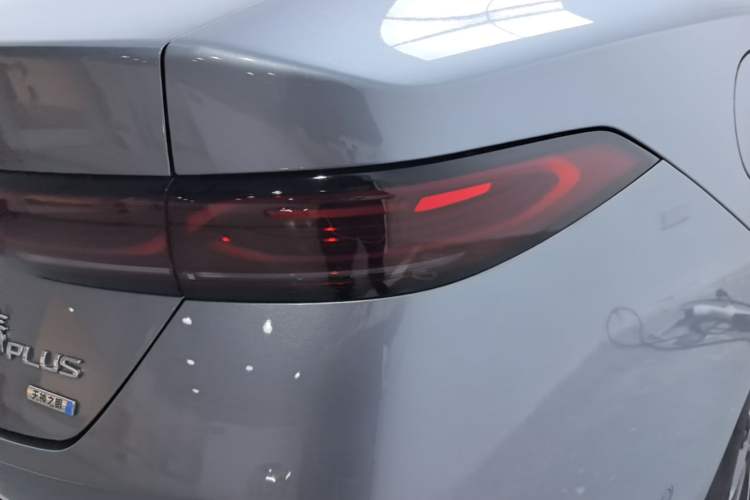 Used BYD Qin PLUS 2025 DM-i Smart Drive 120KM Superior Model Right Rear Taillight