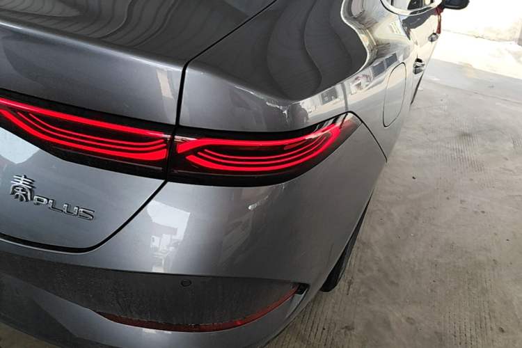 Used BYD Qin PLUS 2025 DM-i Smart Drive 55KM Leading Model Right Rear Taillight