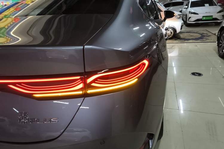 Used BYD Qin PLUS 2025 DM-i Smart Drive 55KM Leading Model Right Rear Taillight