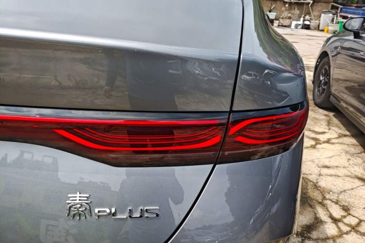 Used BYD Qin PLUS 2025 DM-i Smart Drive 55KM Leading Model Right Rear Taillight
