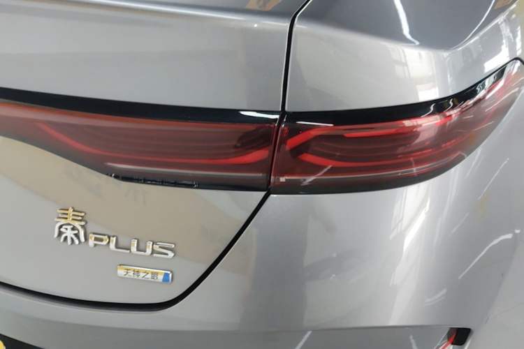 Used BYD Qin PLUS 2025 EV Smart Drive Edition 510KM Leading Model Right Rear Taillight