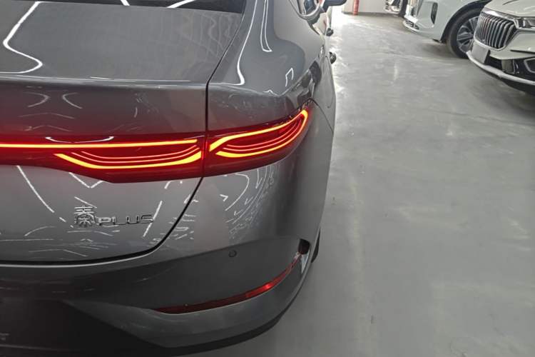 Used BYD Qin PLUS 2025 DM-i Smart Drive 55KM Leading Model Right Rear Taillight