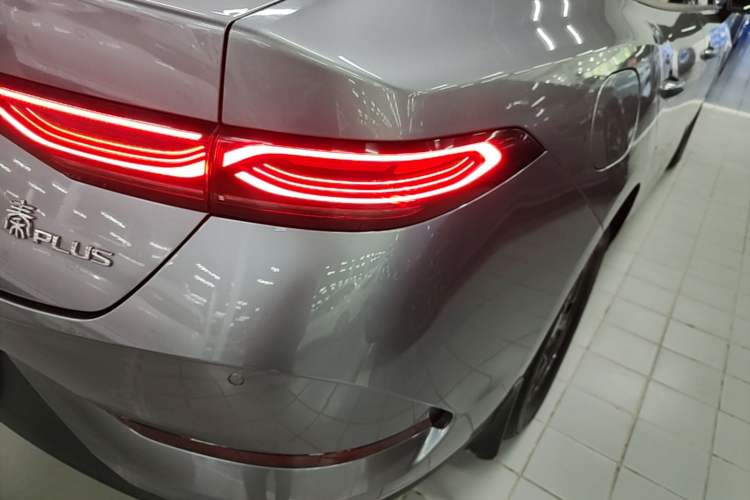 Used BYD Qin PLUS 2025 DM-i Smart Drive 55KM Leading Model Right Rear Taillight