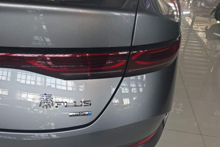 Used BYD Qin PLUS 2025 EV Smart Drive Edition 510KM Leading Model Right Rear Taillight