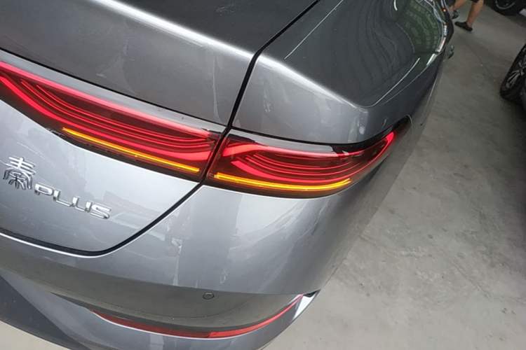 Used BYD Qin PLUS 2025 DM-i Smart Drive 55KM Leading Model Right Rear Taillight