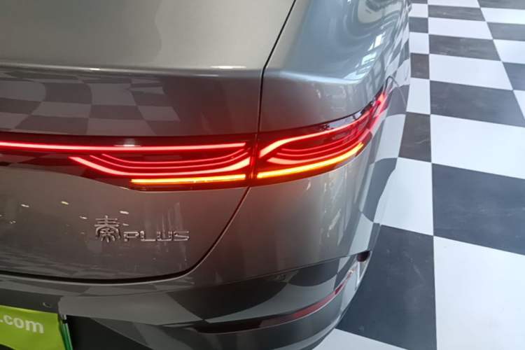 Used BYD Qin PLUS 2025 DM-i Smart Drive 55KM Leading Model Right Rear Taillight