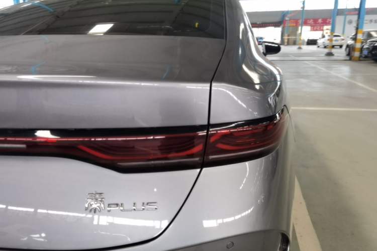 Used BYD Qin PLUS 2025 DM-i Smart Drive 55KM Leading Model Right Rear Taillight