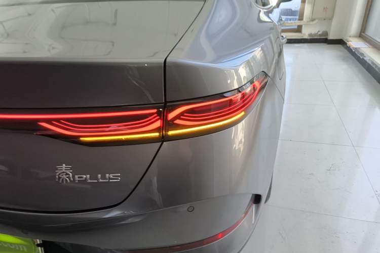 Used BYD Qin PLUS 2025 DM-i Smart Drive 55KM Leading Model Right Rear Taillight